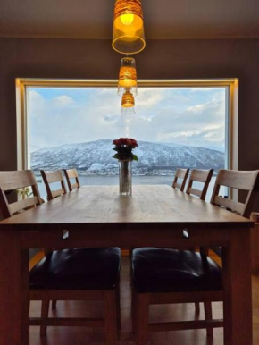 Stor leilighet nært sentrum med nydelig utsikt! Tromsø